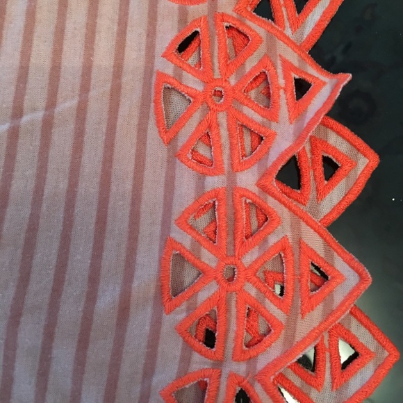 American Rag Embroidered Top - Picture 2 of 3